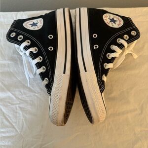 Chucks Converse All Stars Hightop Women’s 6.5 black/white